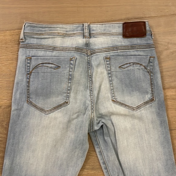 DKNY light wash jeans - Picture 6 of 6